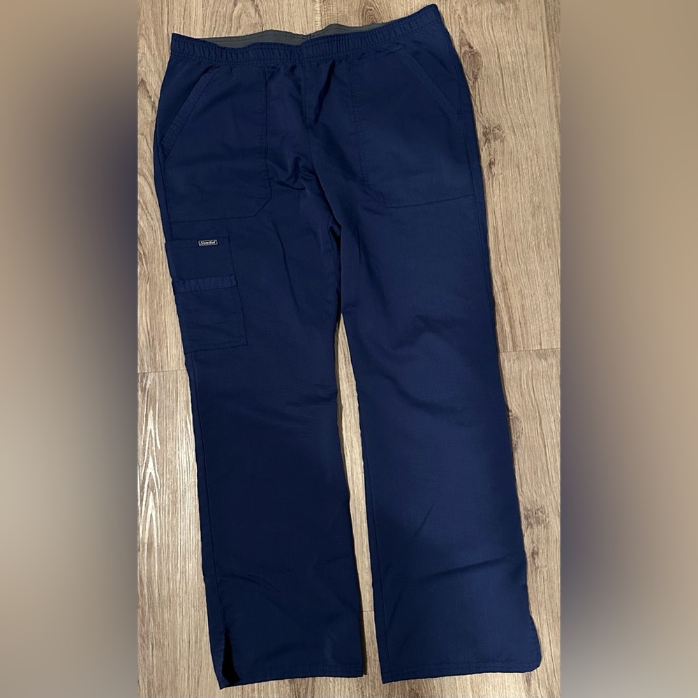 Sanibel Scrubs Stretch Women’s Pull-On Cargo Pant. Navy.